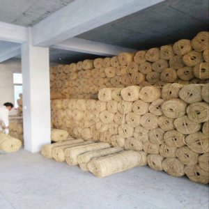 树干绑草绳作用