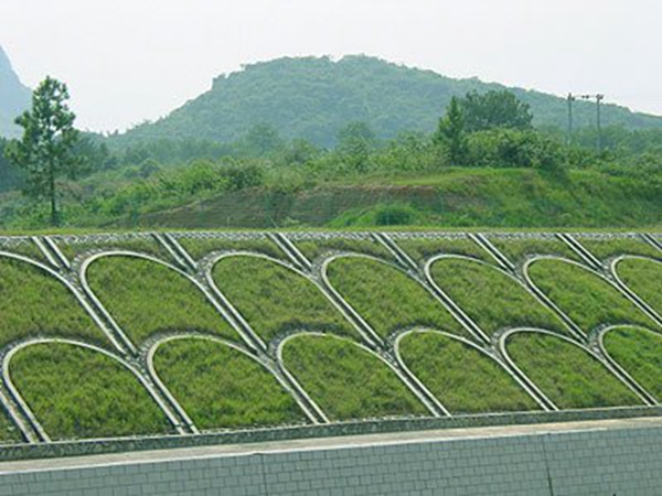 1686374104466133.jpg 护坡2.jpg