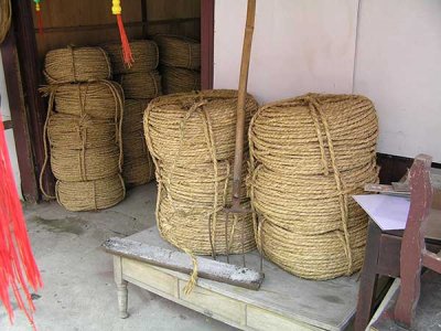 缠树过冬用的草绳哪有卖的？